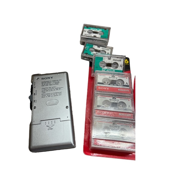 Sony Pressman M-560V Handheld Cassette Voice Recorder Lot with 15 Tapes - Picture 2 of 2